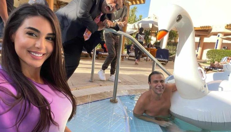 ياسمين صبري في سيلفي مع محمد إمام